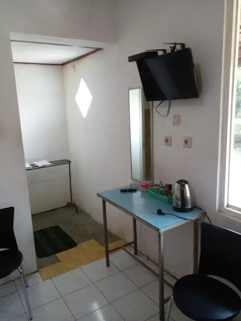 Hotel Raya by OYO Rooms