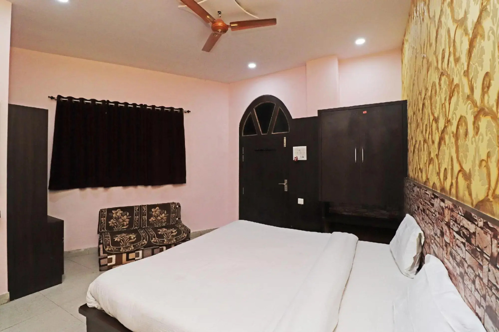 SPOT ON 43444 Hotel Alok Residency