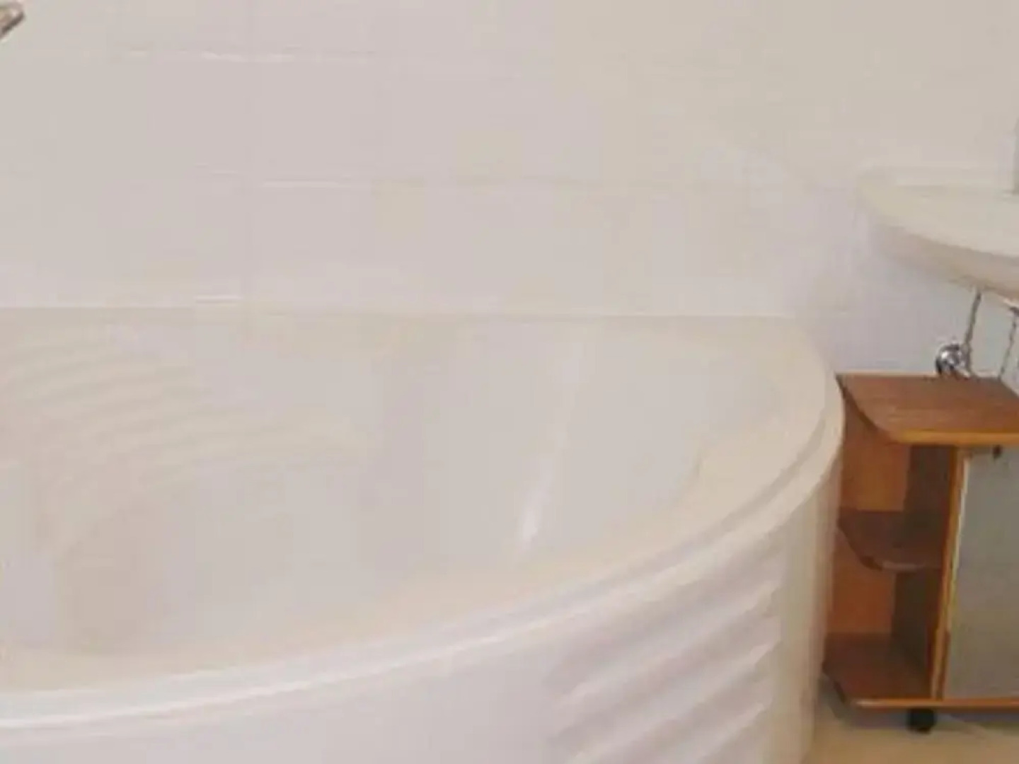 Luxurious Chalet in Riddes with Hot Tub