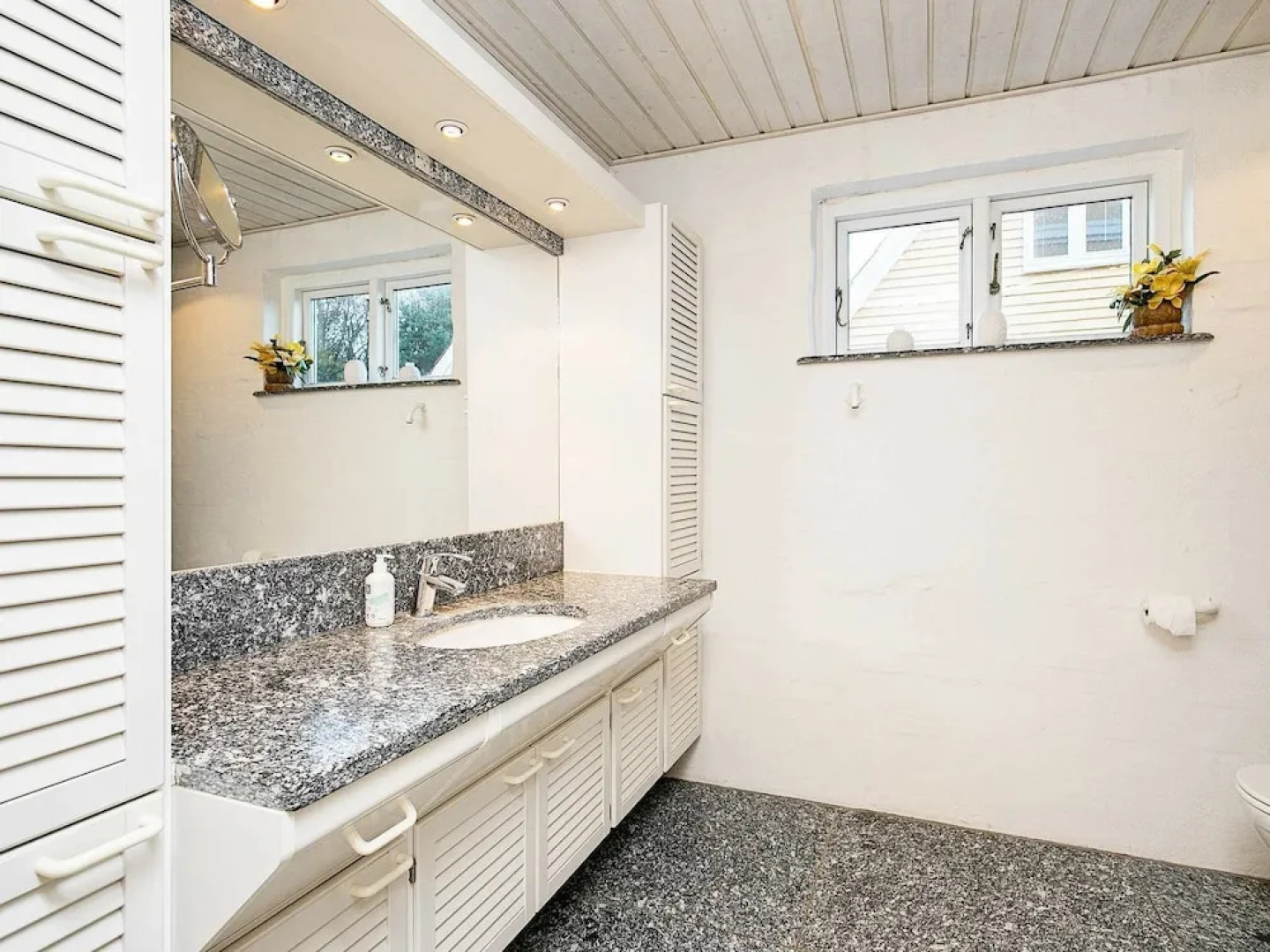 Gorgeous Holiday Home in Syddanmark Near Sea