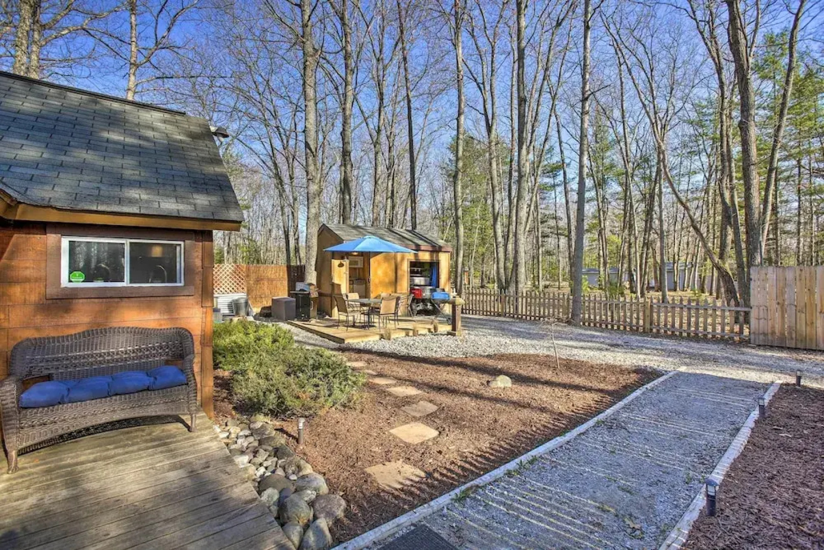 'work, Play & Get Away Cabin' Near Higgins Lake!