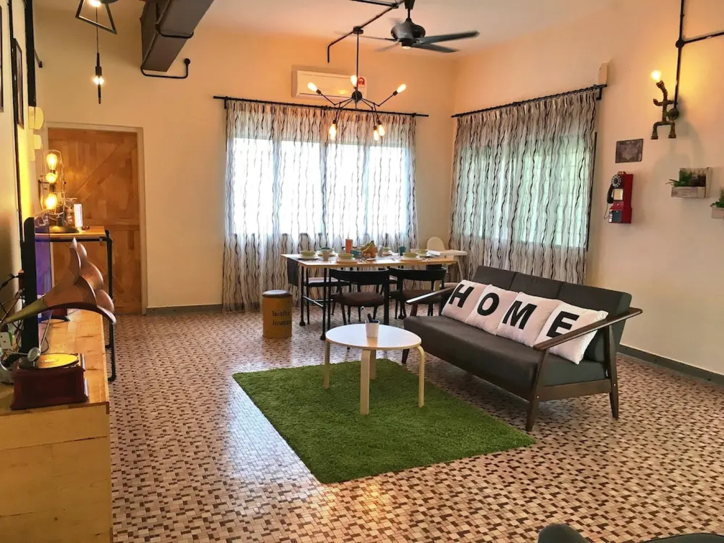 iBook 3 - Beachside Bungalow