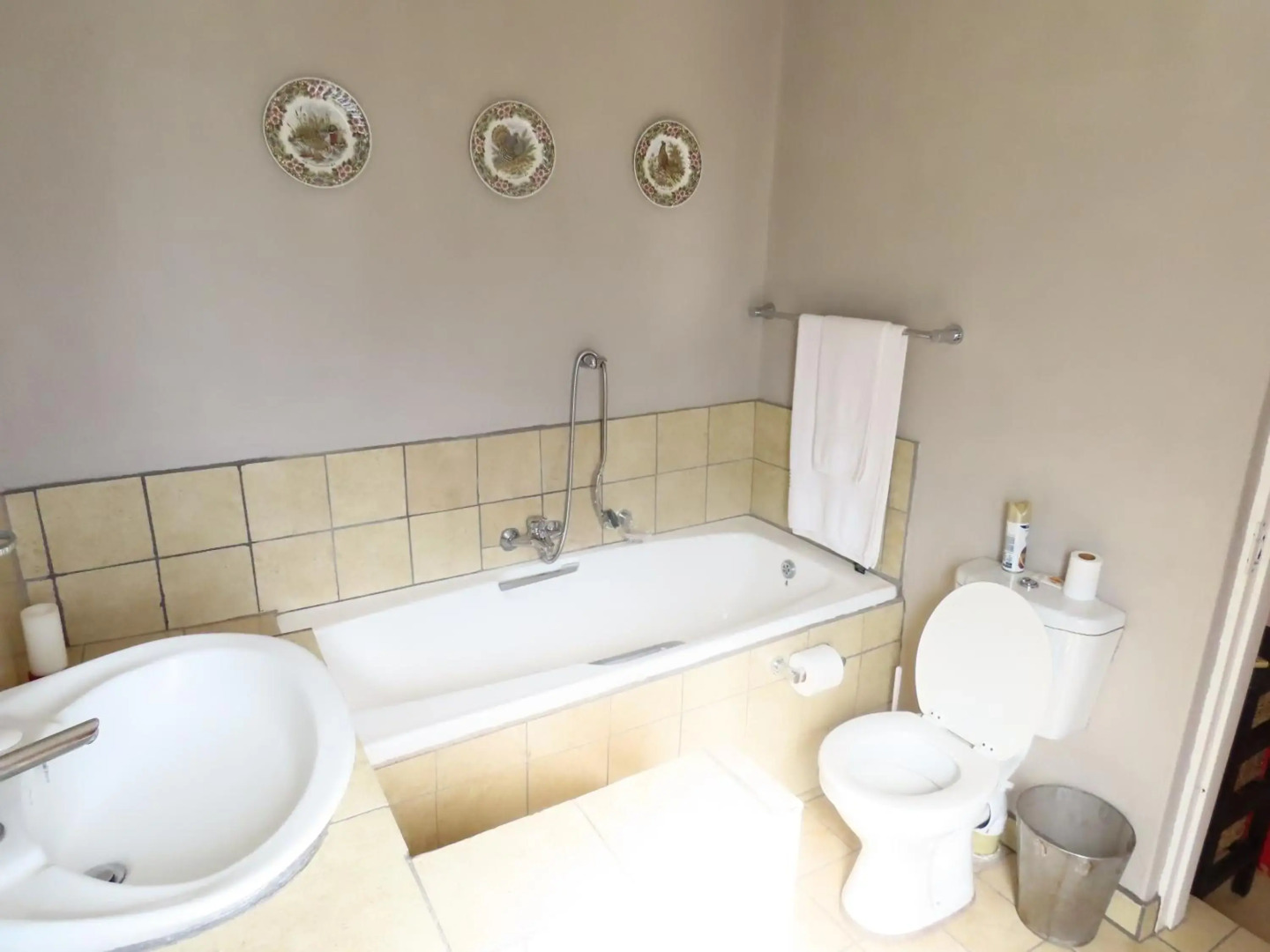 Sunset Lodge & Safaris