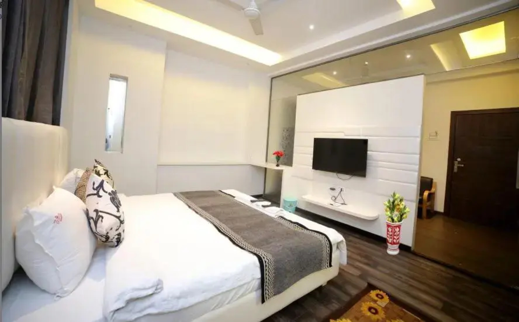 Hotel Lotus Residency
