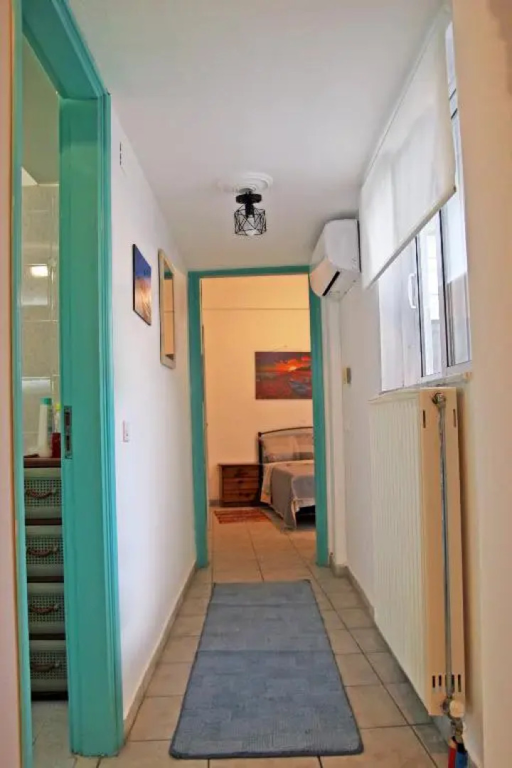 Ρήγας: Όμορφα στο Μεσολόγγι, Διαμέρισμα Β2