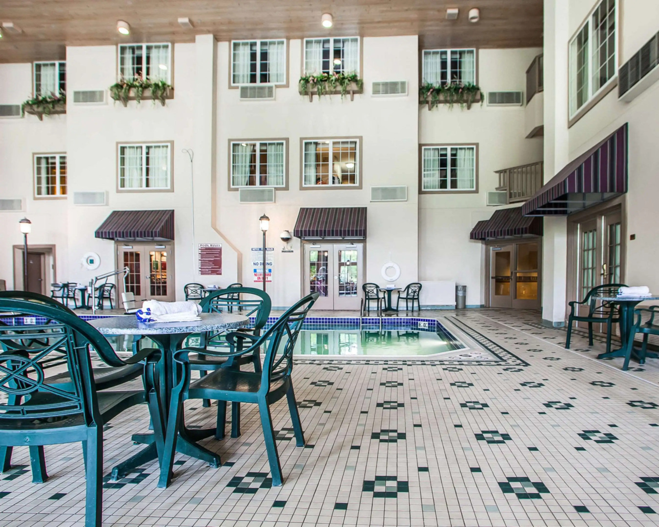 Comfort Suites Milwaukee Airport