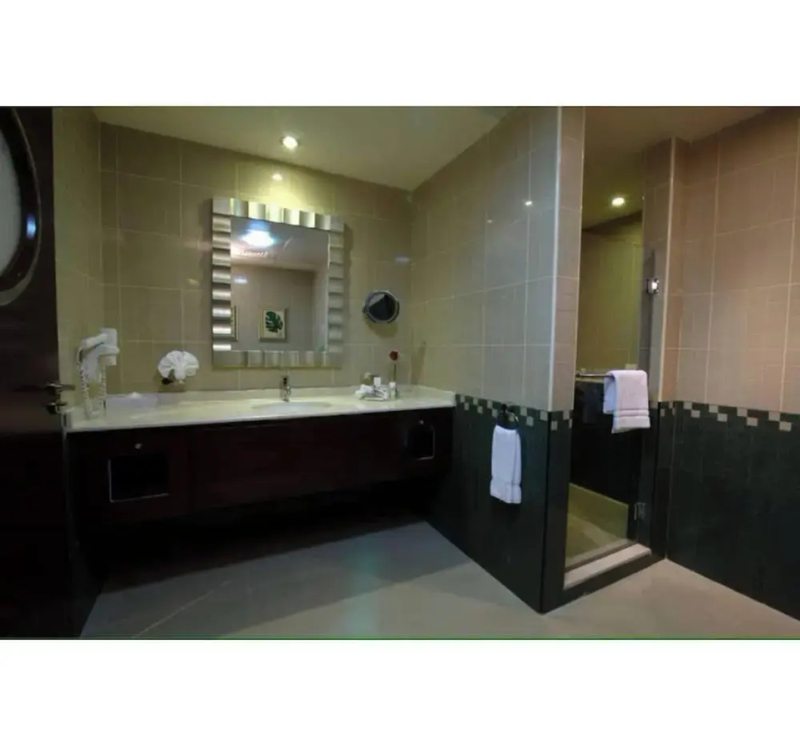 Dancenter Luxe Formerly Concorde Hotel