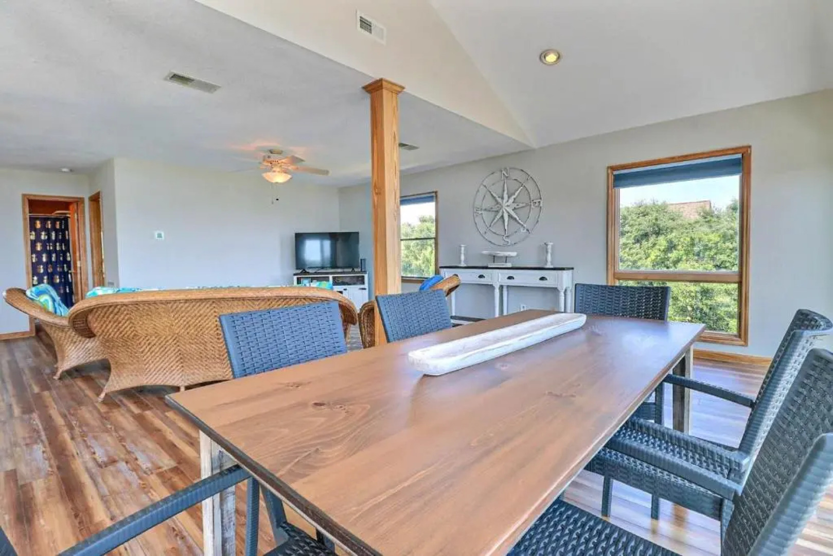 4062 Dennas Favorite Place 8 Min Walk to Beach