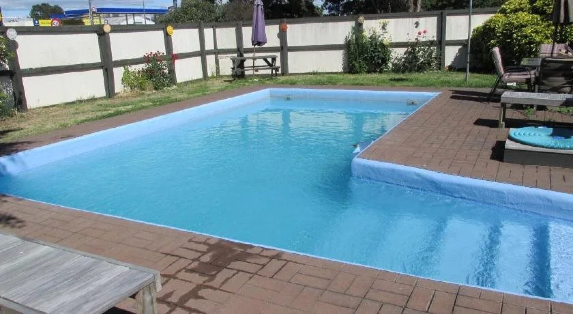 Camberley Court Motel