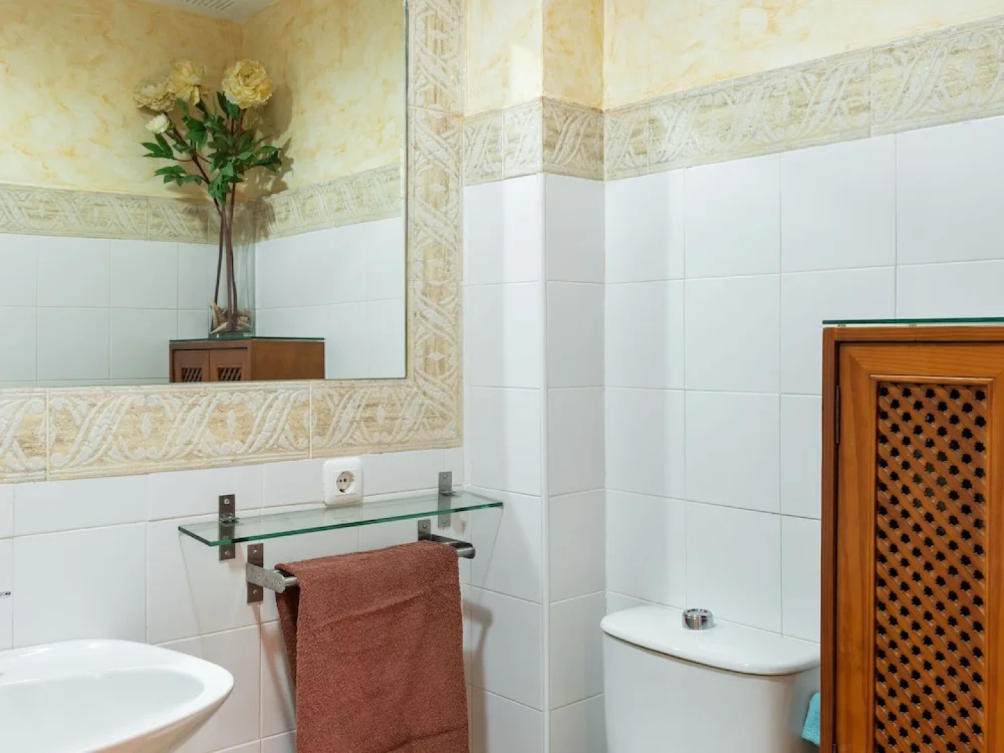 Lovely Holiday Home in Islantilla with Swimming Pool