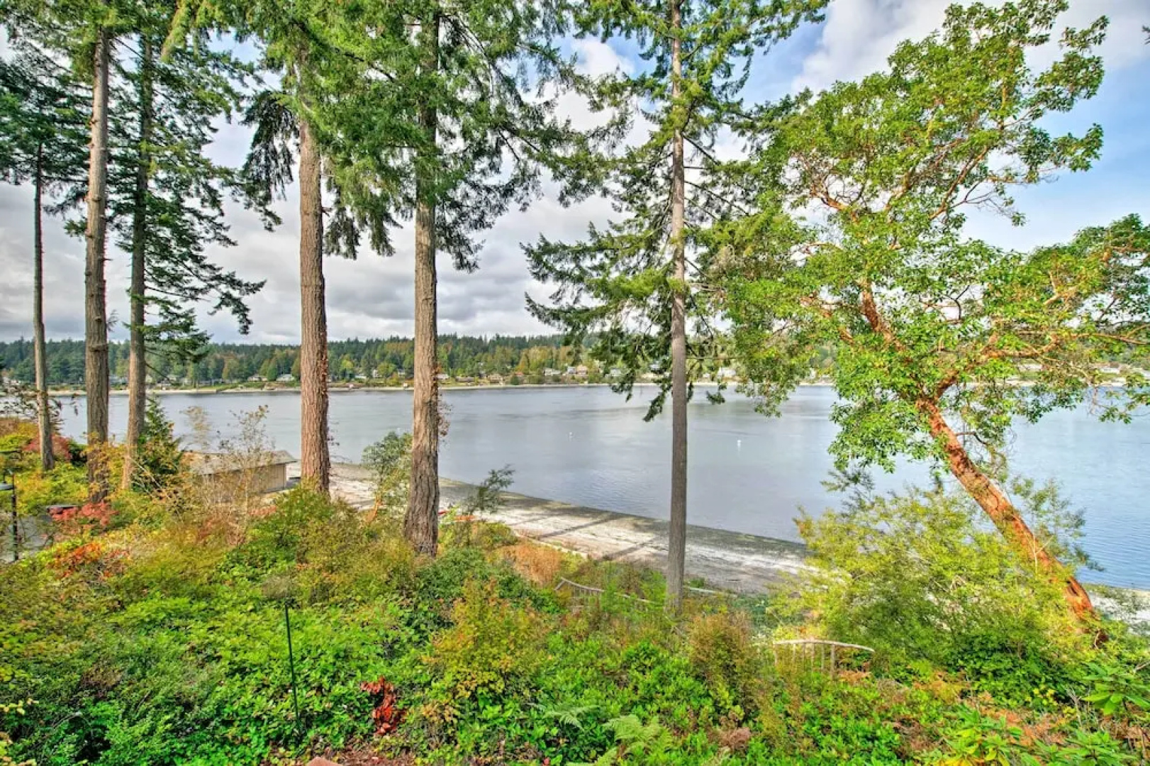 Waterfront Bainbridge Island Home: Stunning Views!