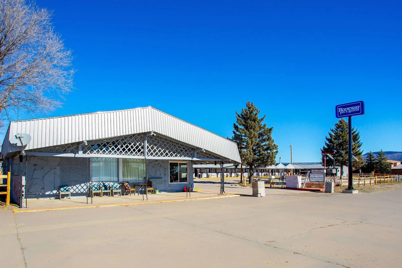Rodeway Inn & Suites Raton