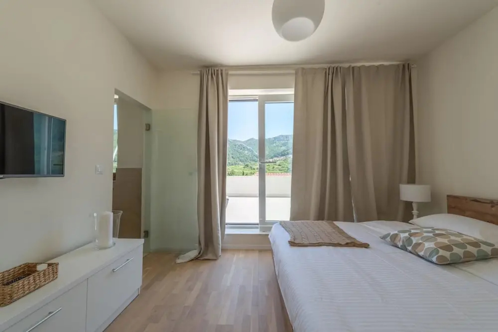 Villa With 4 Bedrooms in Pitve, With Wonderful sea View, Private Pool,