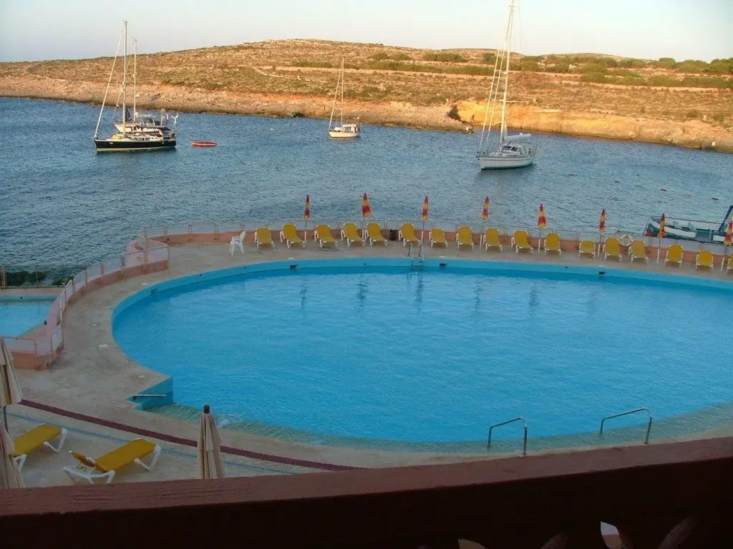 Comino Hotel and Bungalows