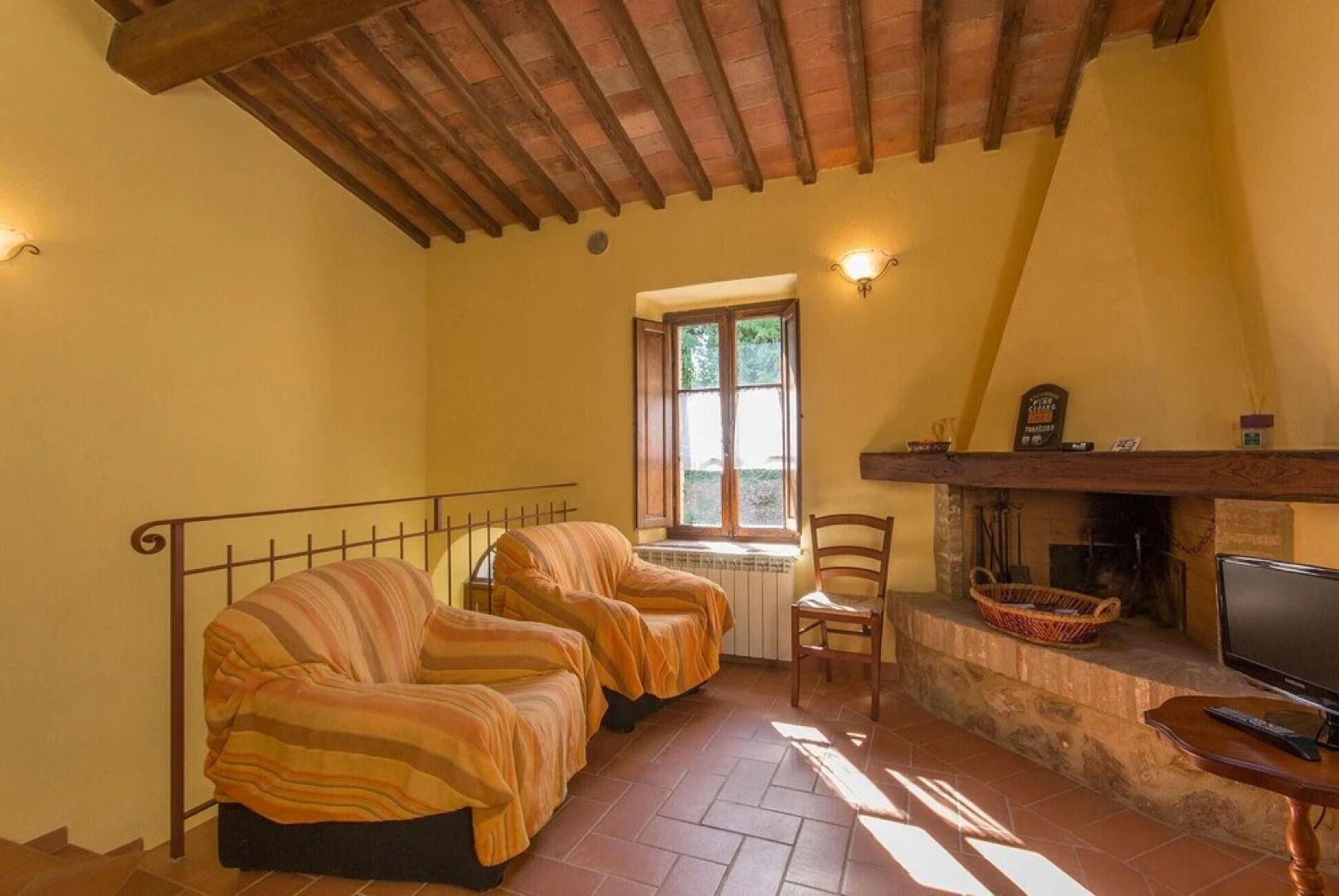 Beautiful Home in Monticiano SI With 2 Bedrooms