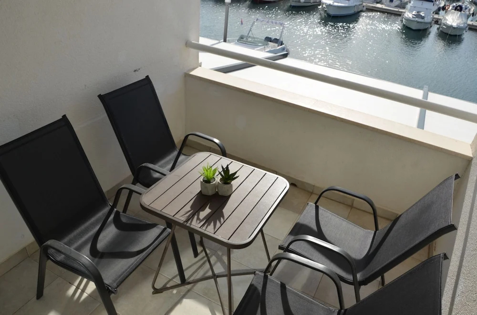 Apartments Pirovcanka