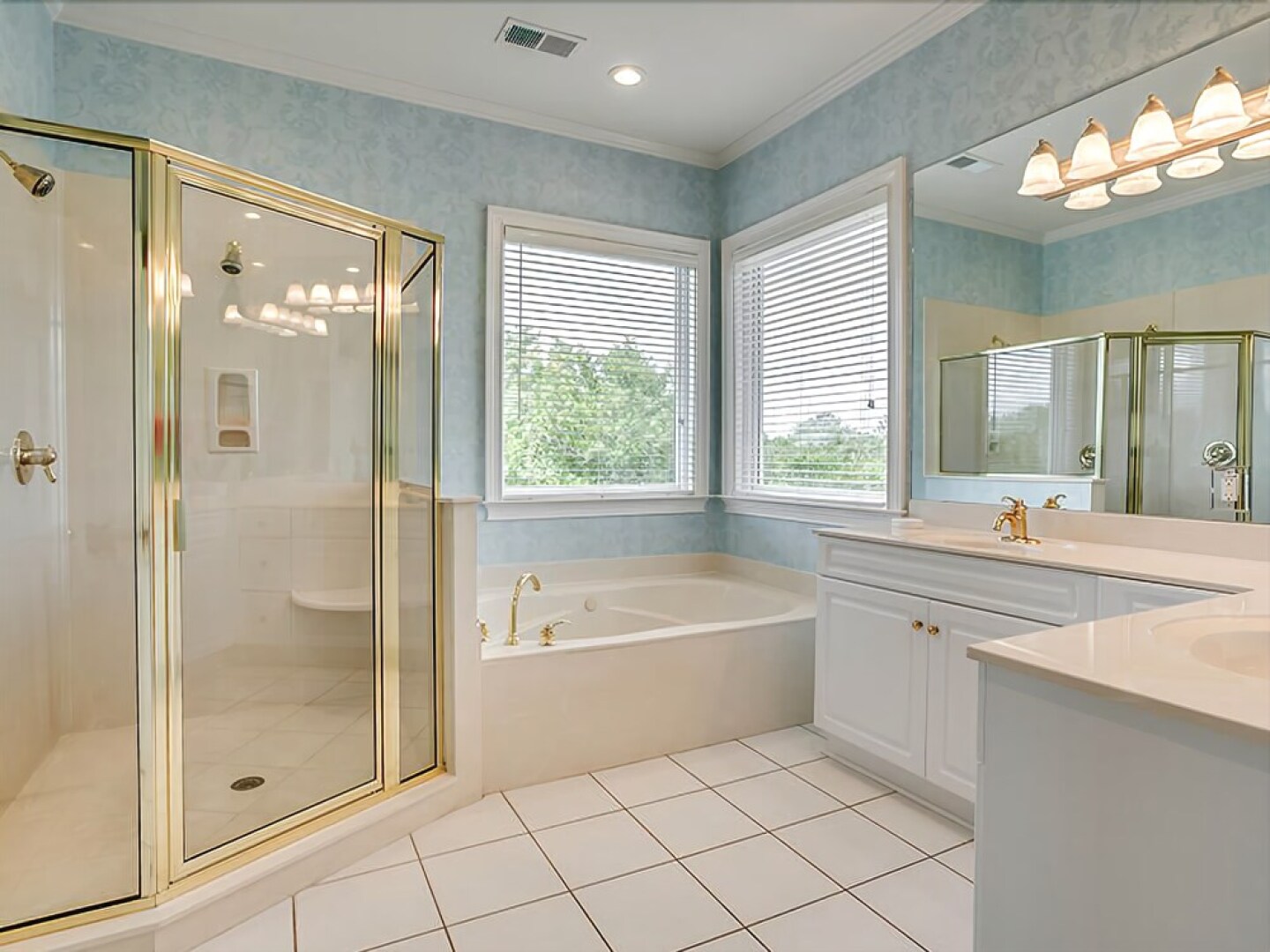 112 Tolater 8 Br Home by RedAwning