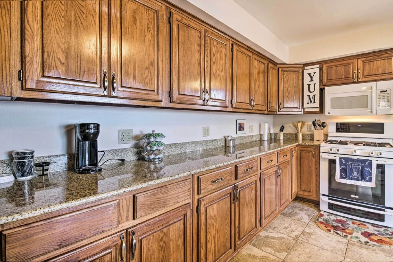 Lakeside Abode: 13 Mi to Silver Dollar City!