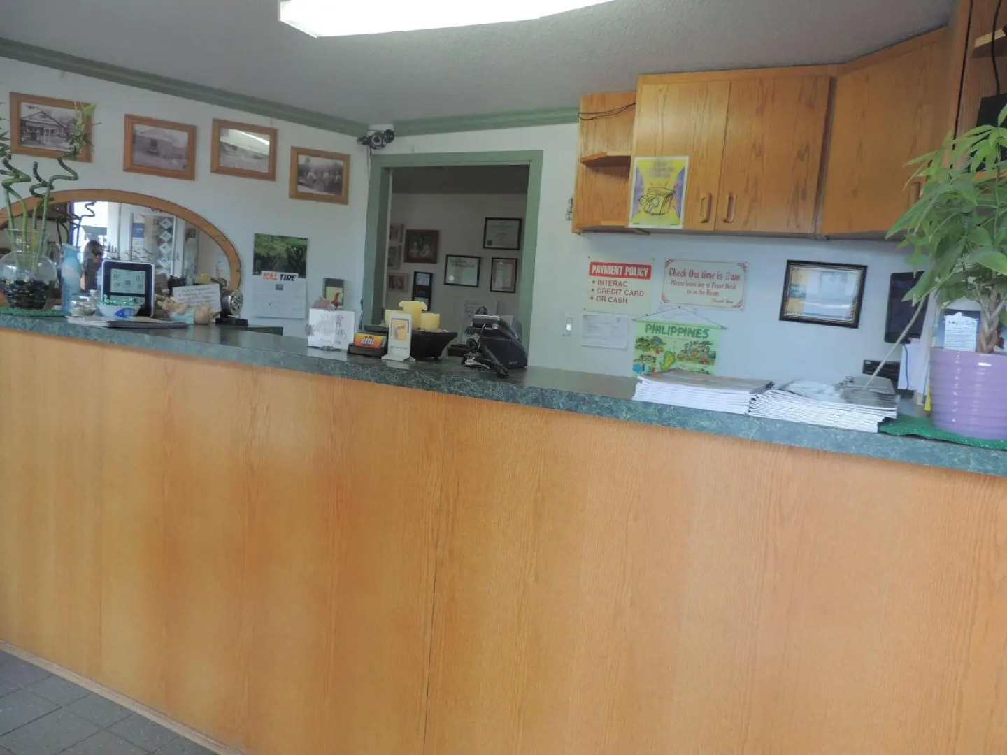 100 Mile Motel & RV Park