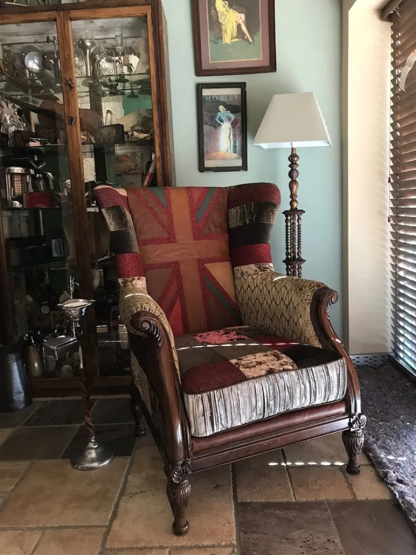 1940s Riverside Apartment