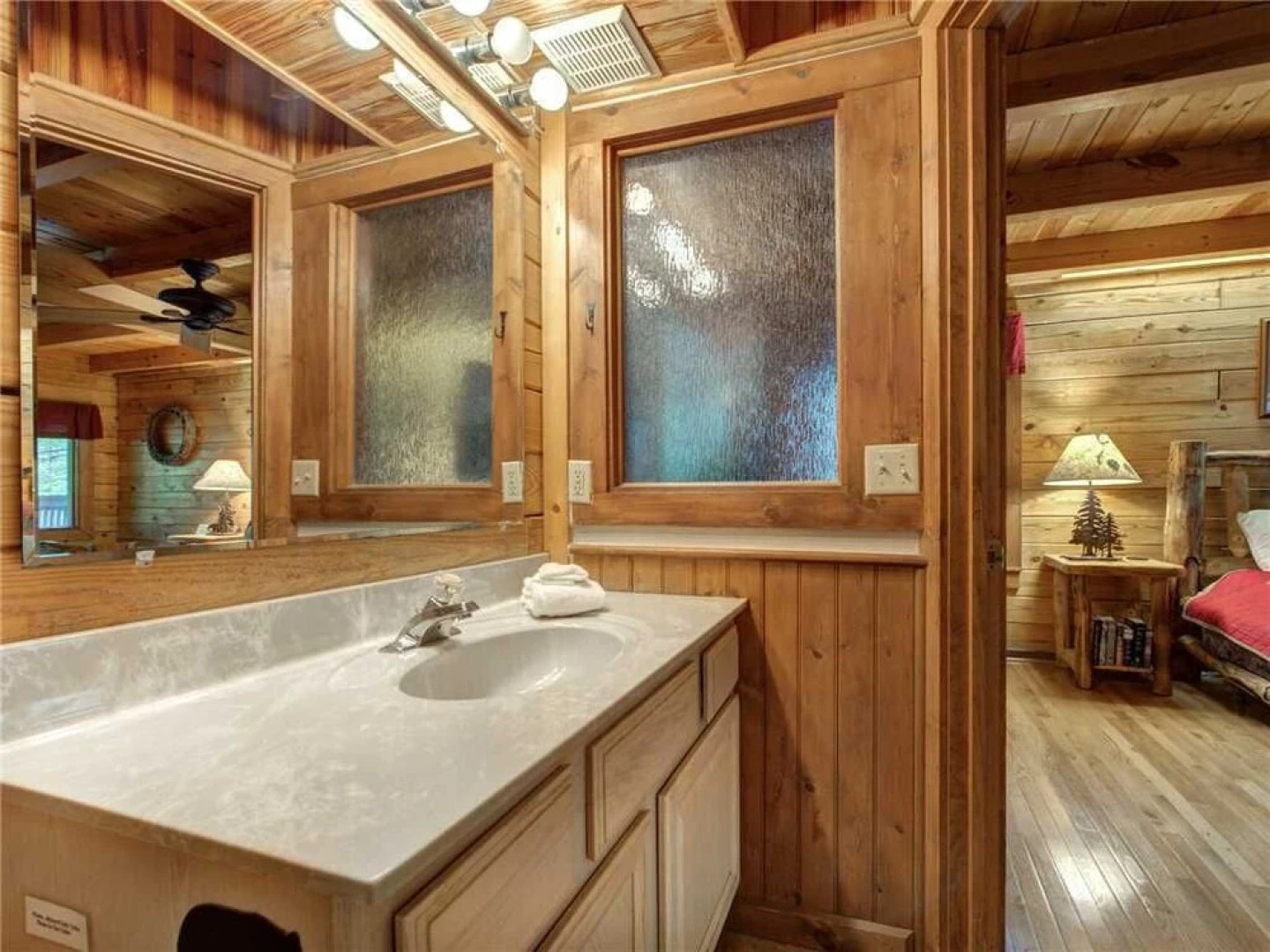 Buckhorn  2 Bedroom Home with Hot Tub