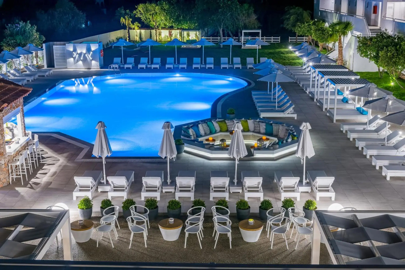 Gaia in Style - Adults Only