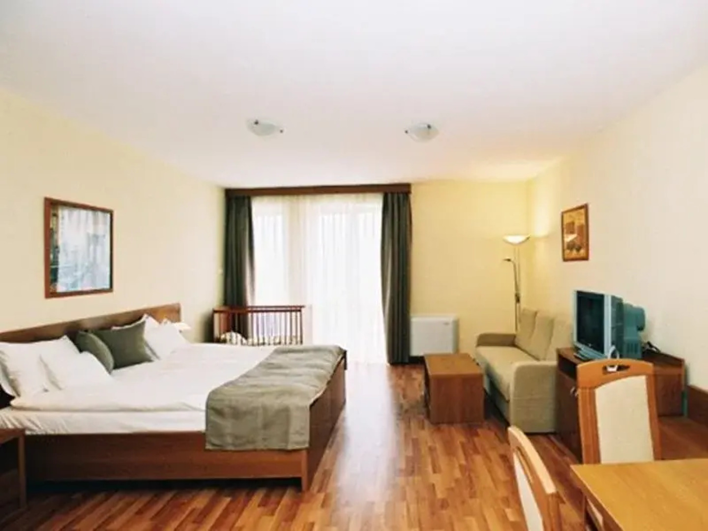 Panorama Wellness Apartman Hotel