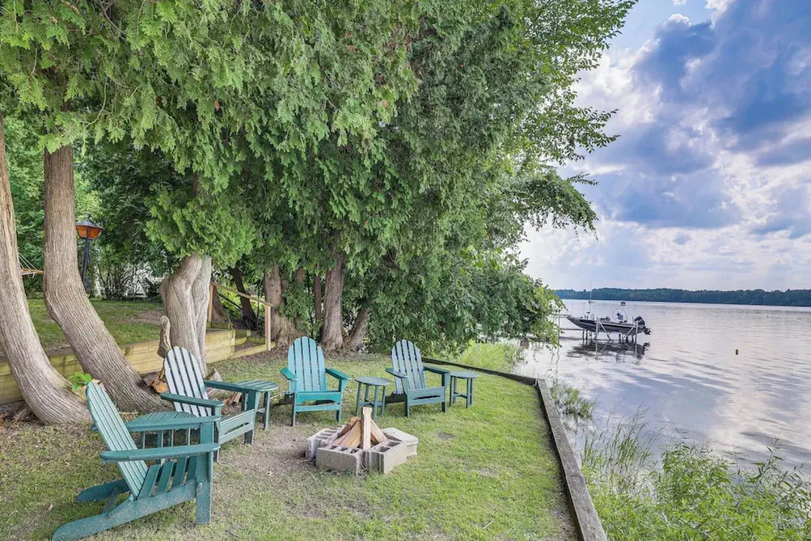Waterfront North Hero Home w/ Screened Porch