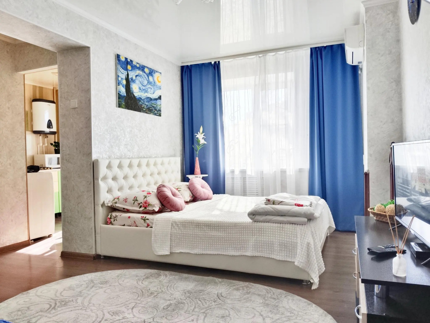 Апартаменты на улице Академика Королева 29