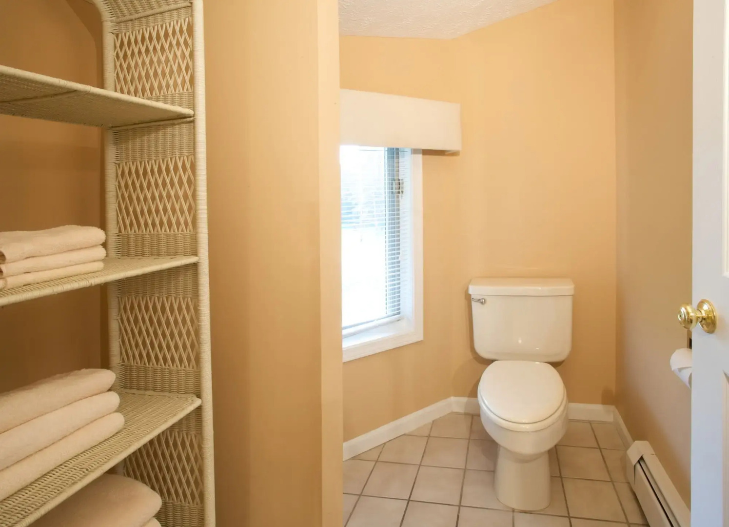 Pointes North Beachfront Hotel – 2 Person Spa Tub Studios