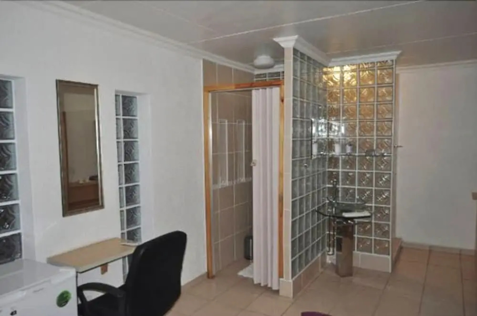 Rolls Royce Guest House