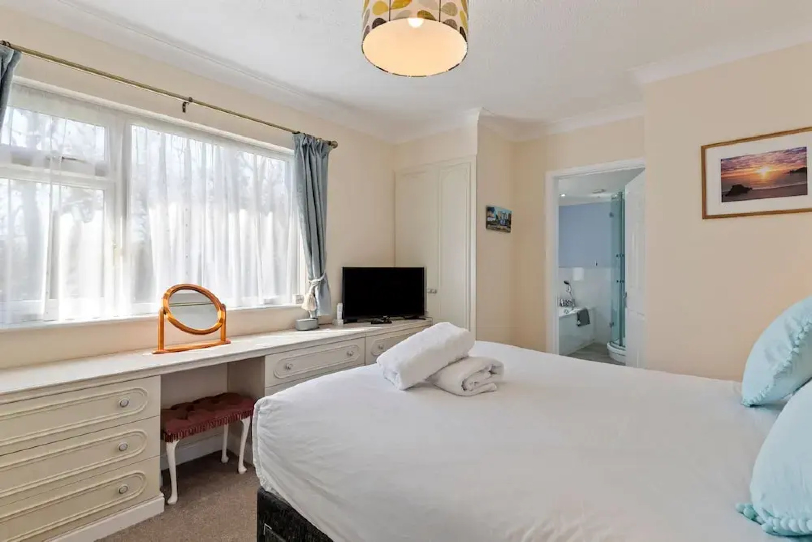 Honeyfield Lodge - Spacious Cottage Rural Views