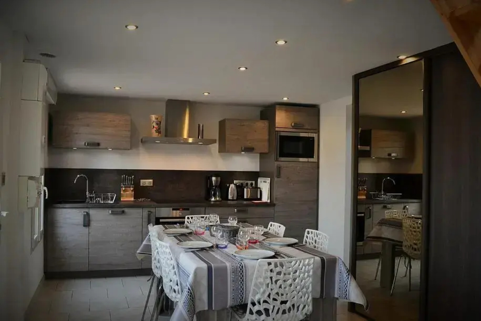 Le Nid Des Grands Geais