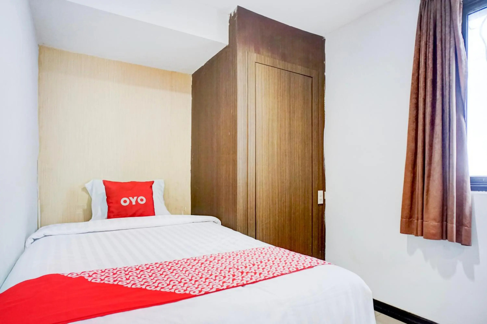 OYO 2574 Z Suites Hotel