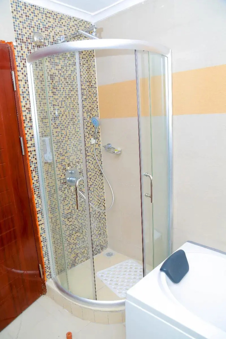 Tiffany Diamond Hotel Indira Gandhi Street