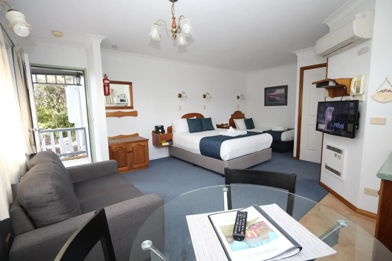 Swansea Cottages & Lodge Suites