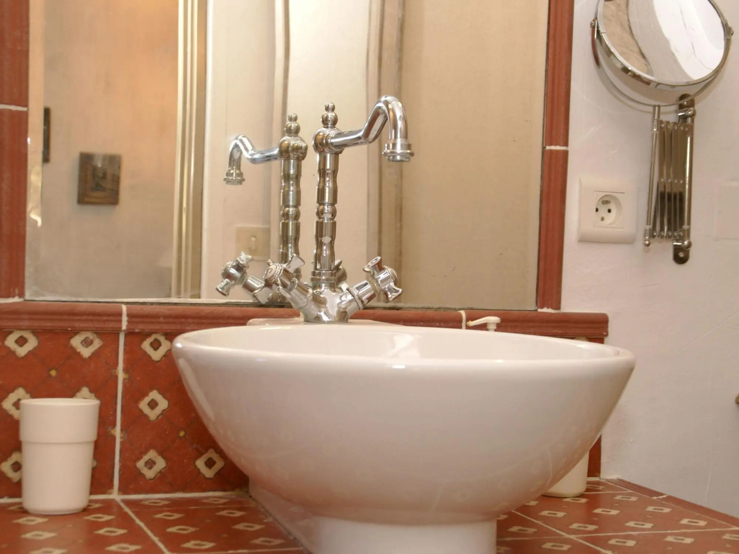 Splendid Villa in Viens With Swimming Pool