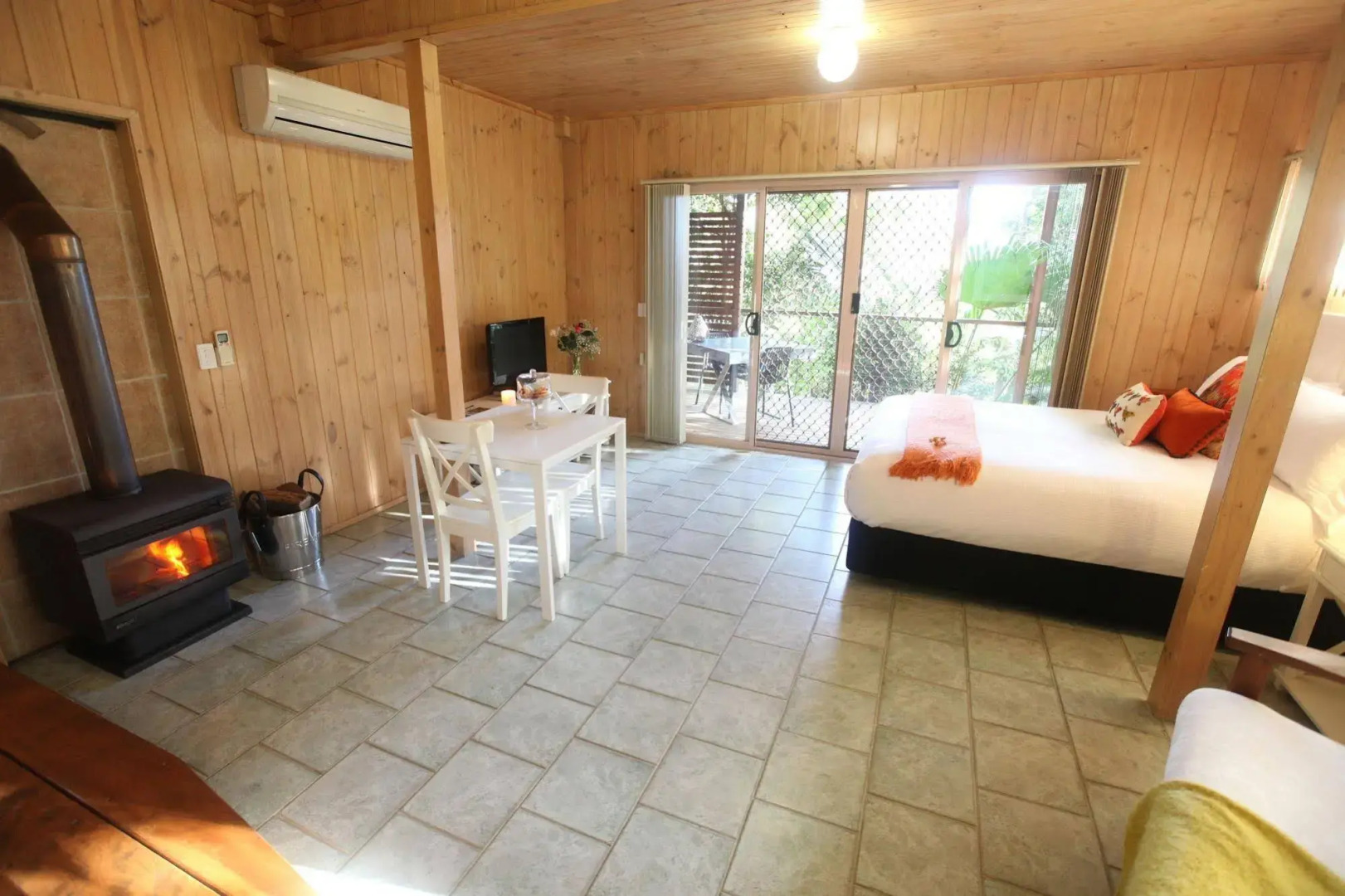 Belle's at Montville