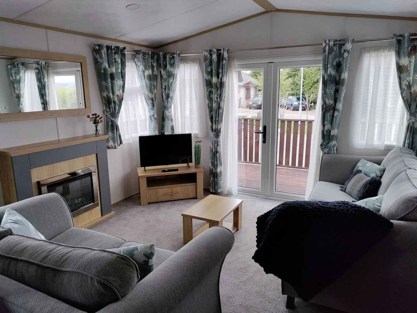 Modern 2 Bed Caravan in Forfar, Scotlan