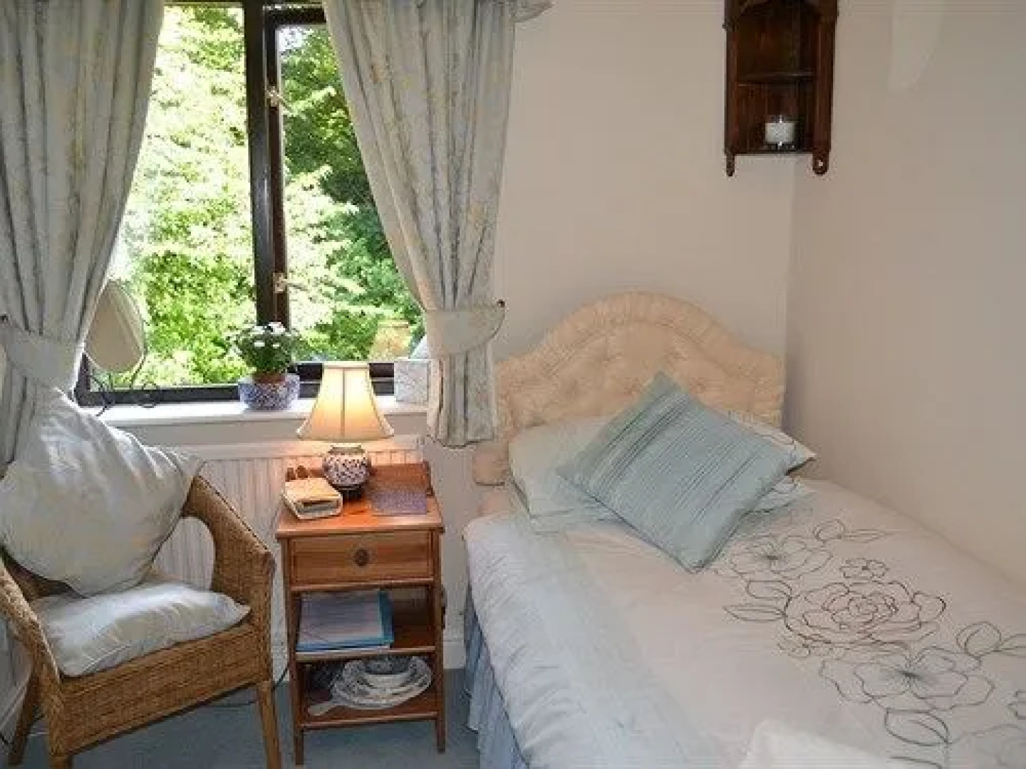 Woods End Bed  Breakfast