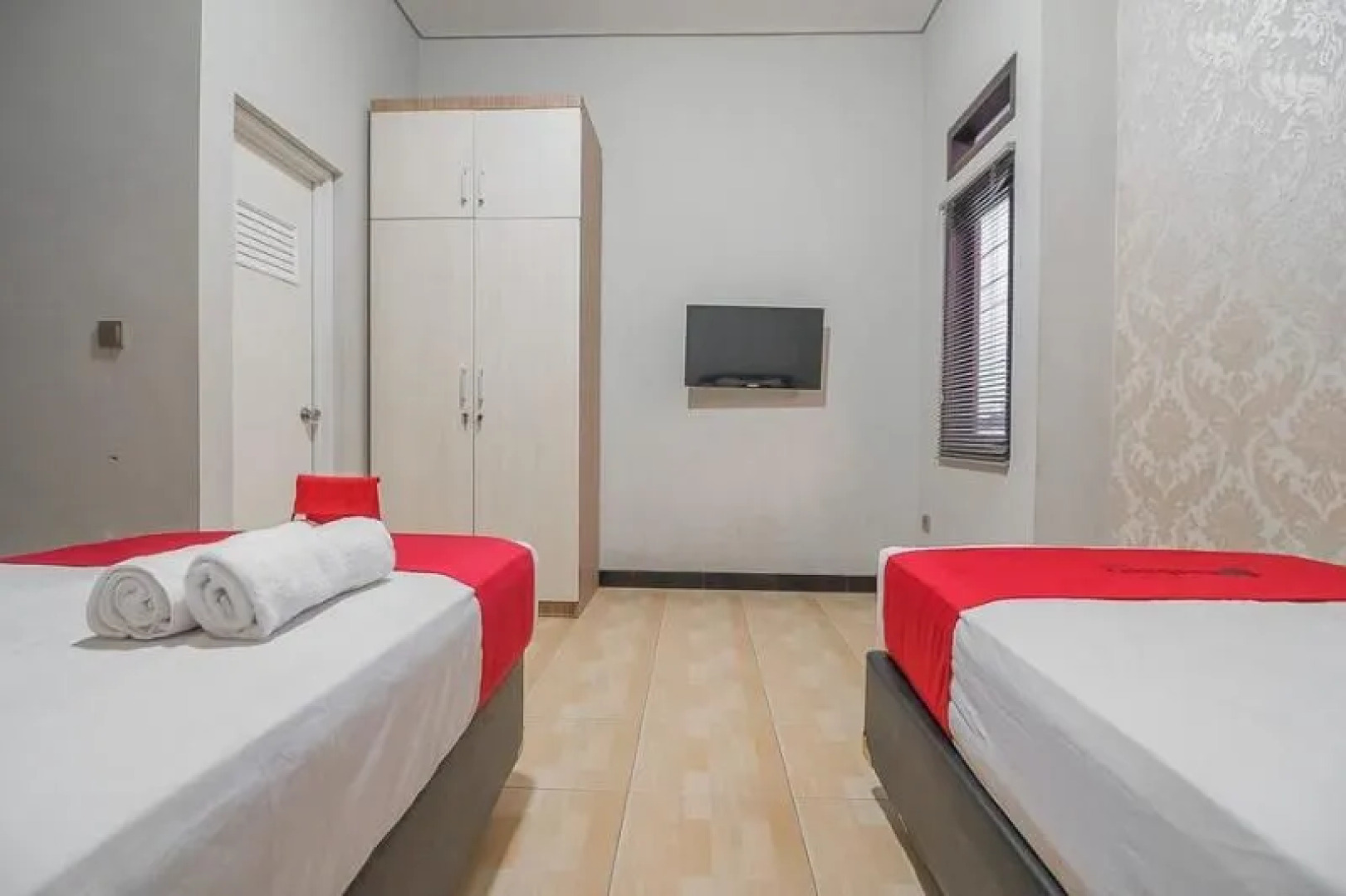 RedDoorz Syariah near Politeknik Negeri Bandung 3