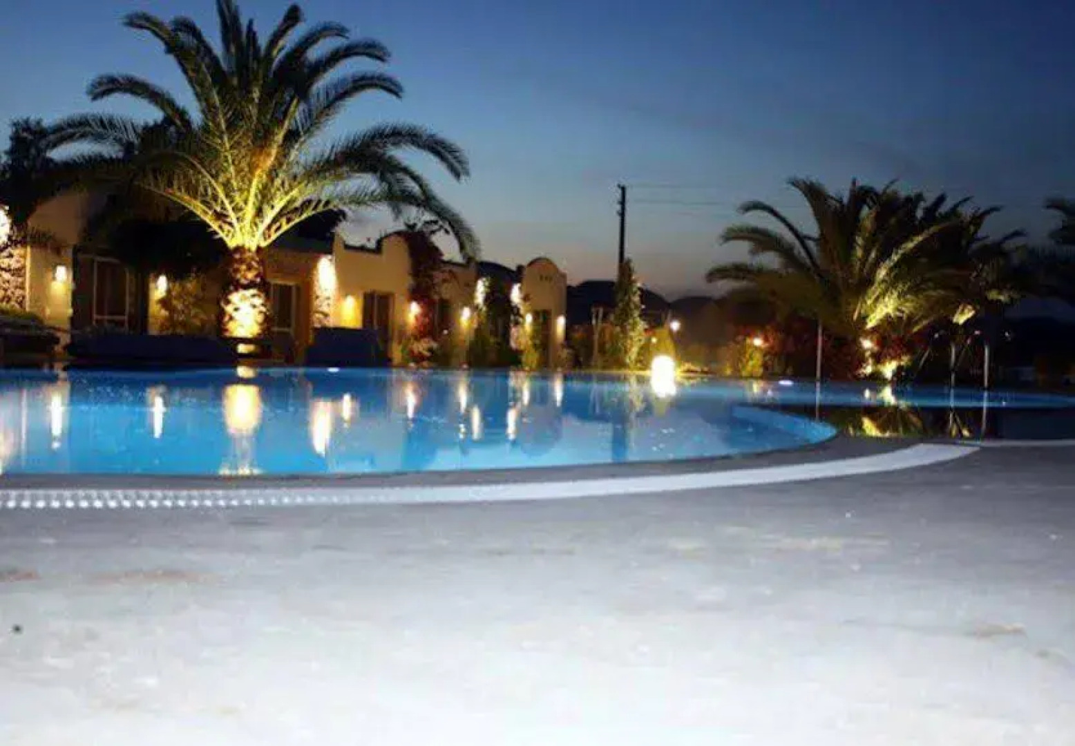 Fi Light Solto Boutique Beach