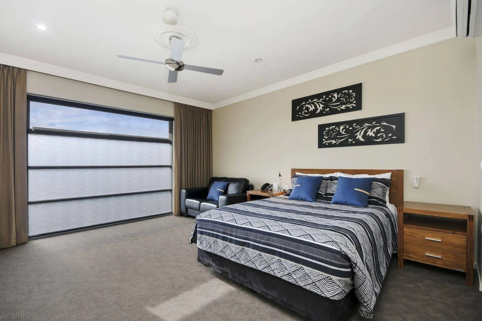 Bridges on Argyle Motel & Apartments