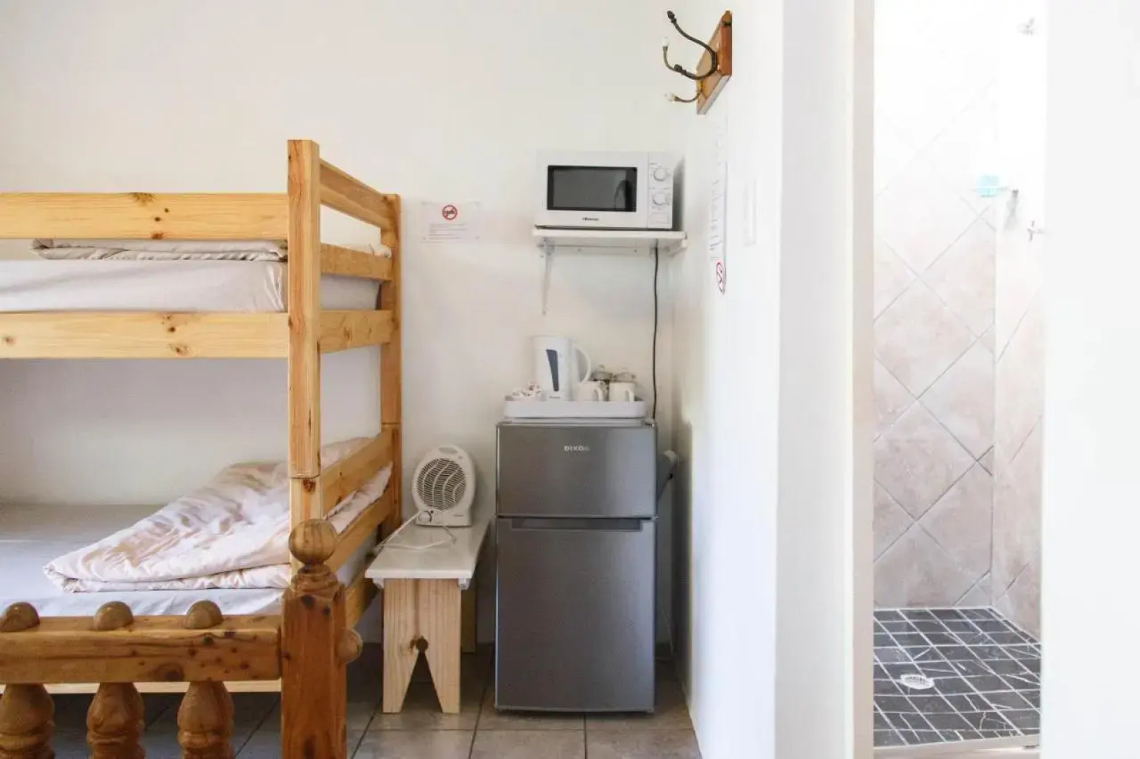 Robertson Backpackers