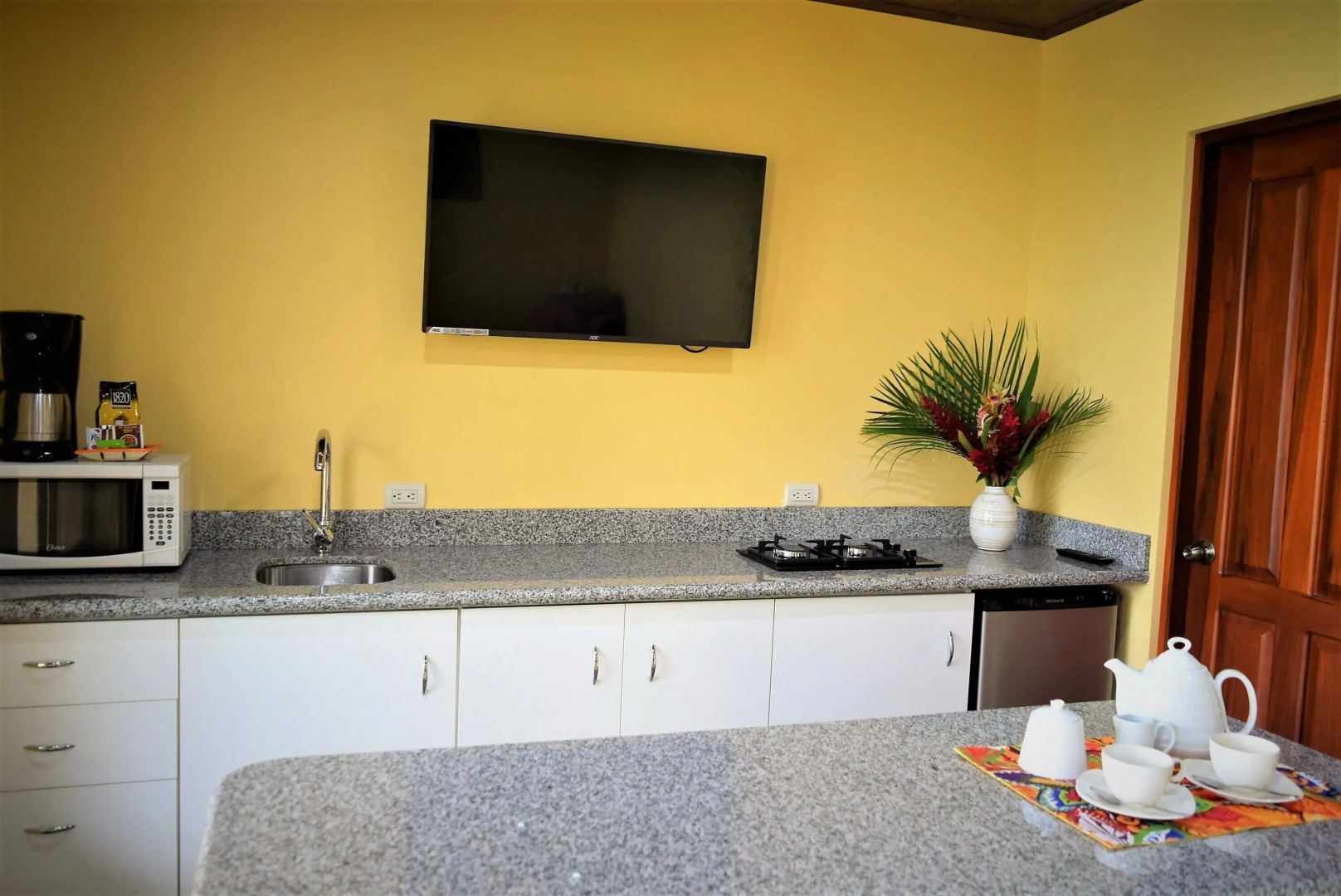 Lake Gardens Arenal Villas