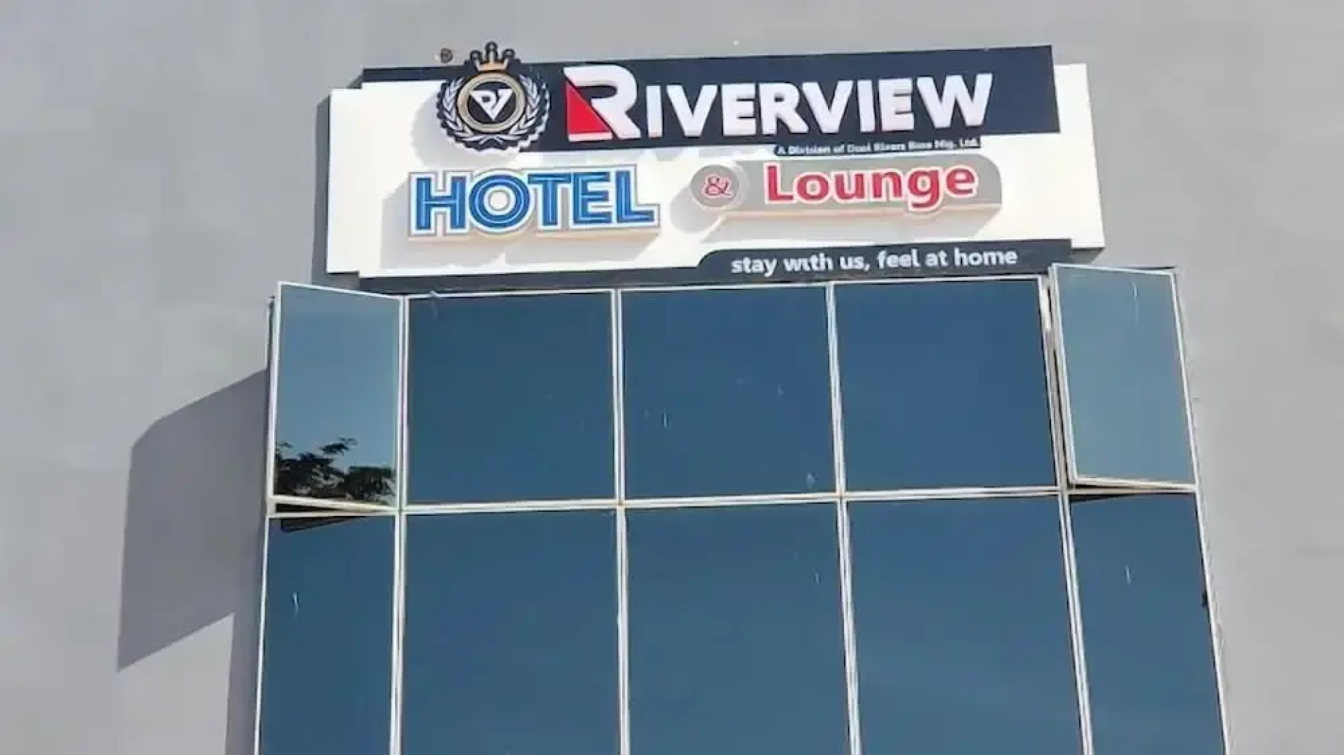 Riverview Hotel and Suites