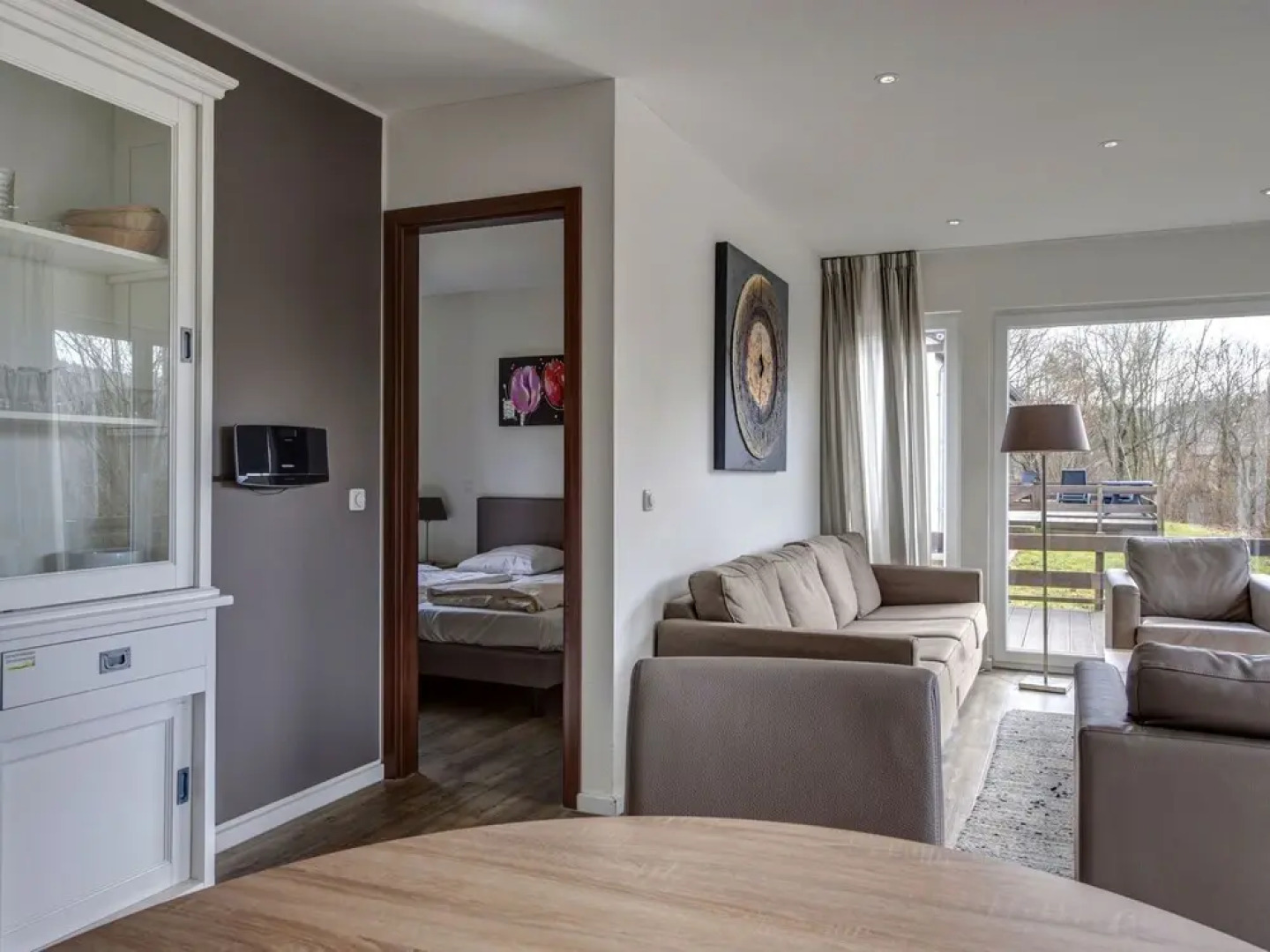 Detached Bungalow with Washing Machine near Lake