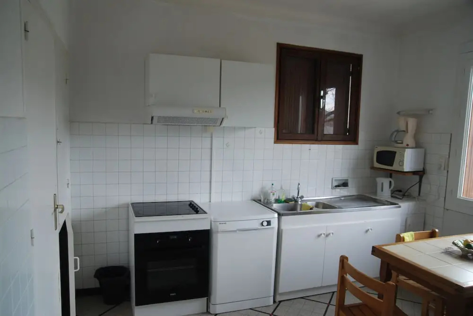 Comfy home for group and family. Wonderful view!