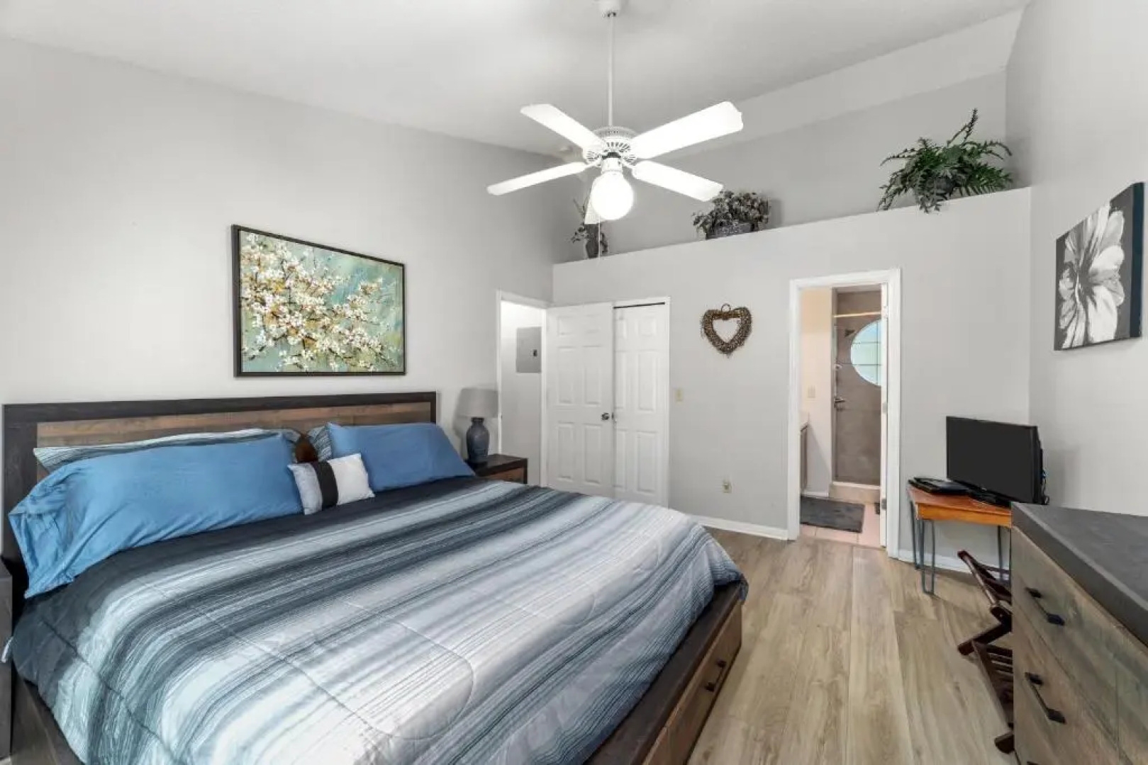 Mickey's Backyard Neighbor!