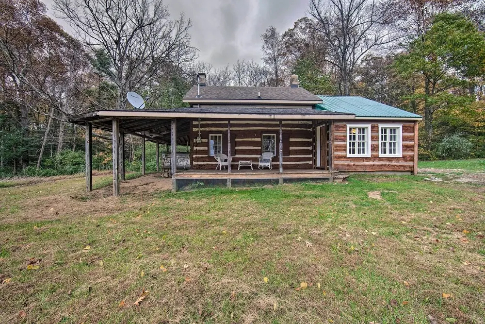 Remote 1901 Studio Cabin w/ Loft - Pets Allowed!